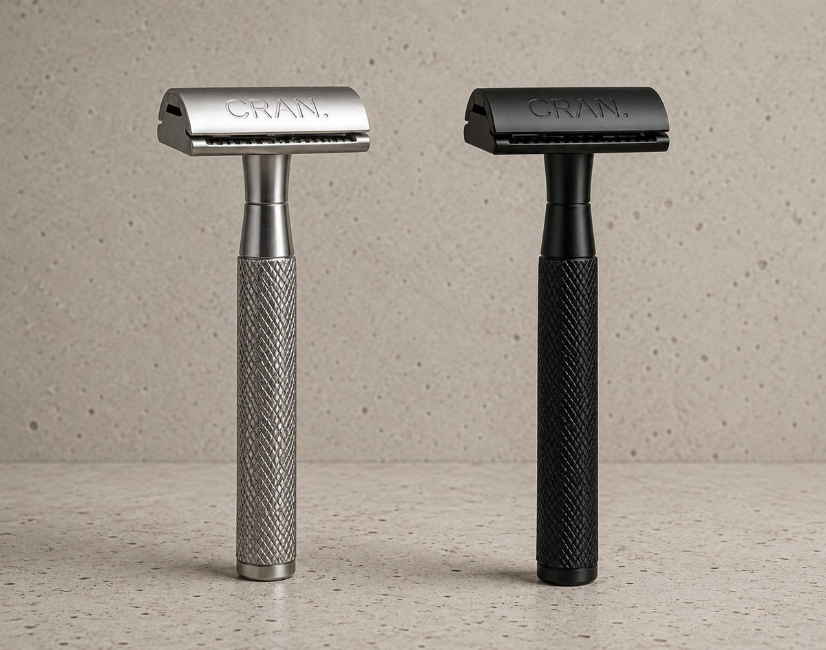 Rasoir CRAN. finitions Silver satiné et Matte Black côte à côte