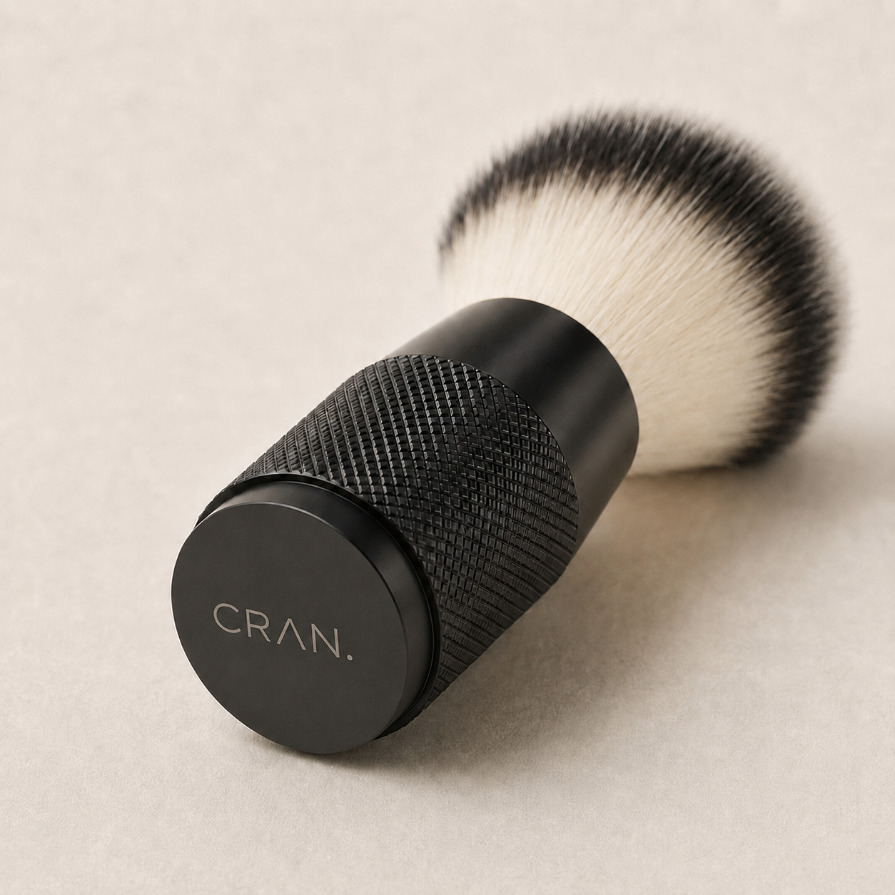 Gravure CRΛN. sans barre sous la brosse Matte Black