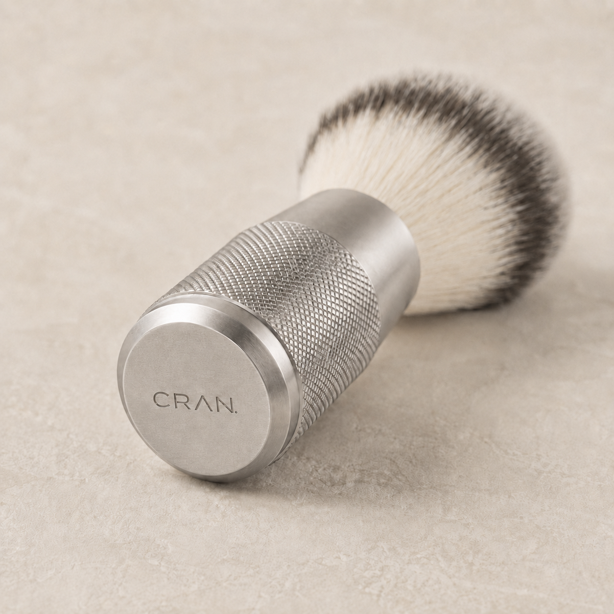 Gravure CRΛN. sans barre sous la brosse Silver satiné